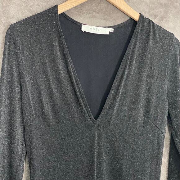 ASTR The Label Womens Long Sleeve Bodysuit Size M Black Sparkly Deep Vneck Sexy - Picture 2 of 8